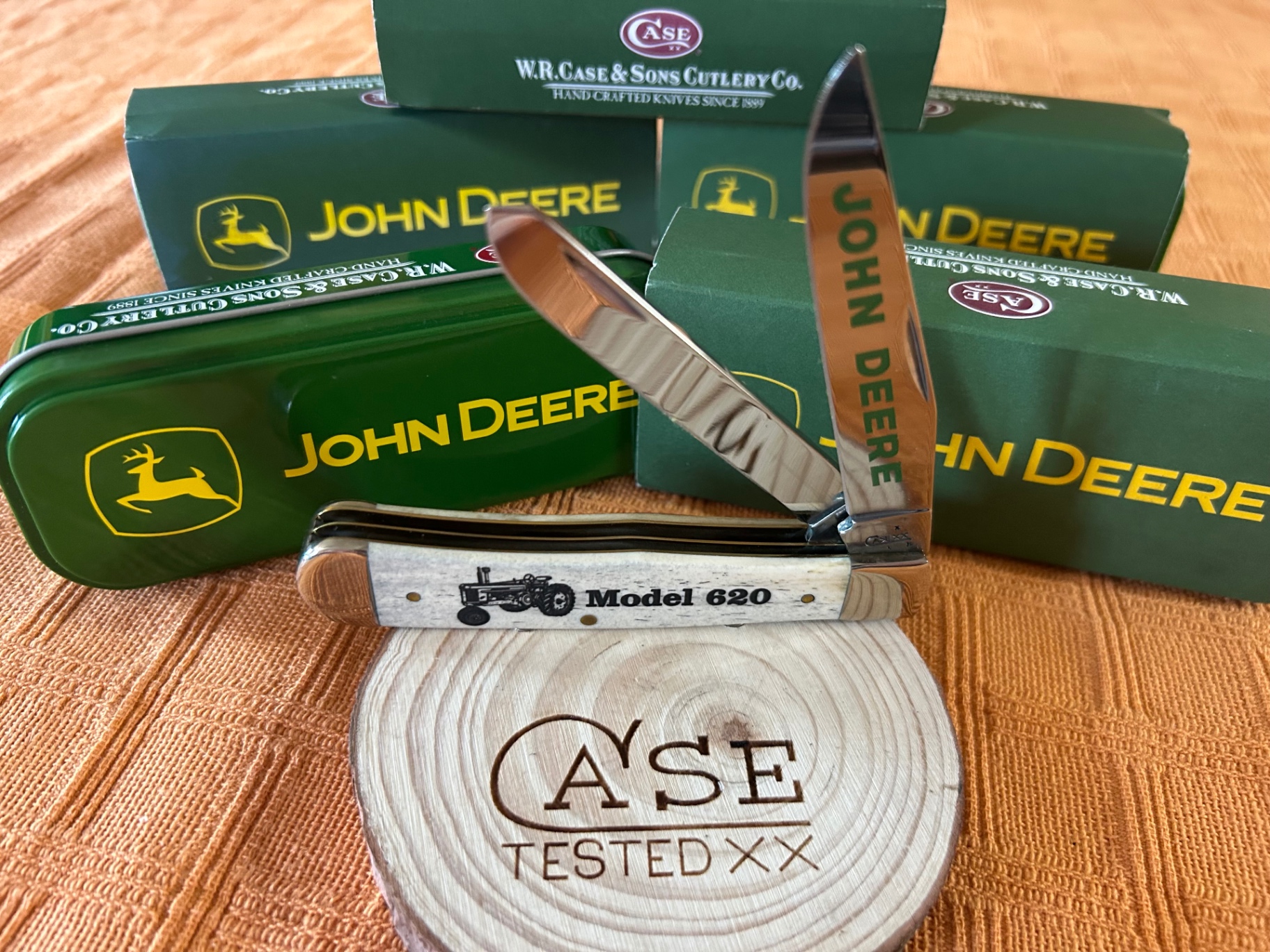 Case John Deere Model 620 collector pocket knife with green boxes